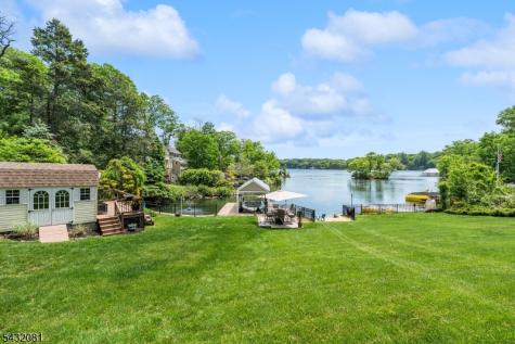 21 Skyline Drive Hopatcong NJ 07821