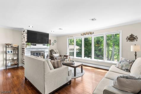21 Skyline Drive Hopatcong NJ 07821