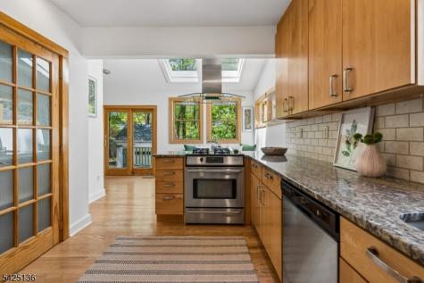 16 Duryea Road Montclair NJ 07043