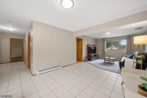 191 Pershing Road Clifton NJ 07013