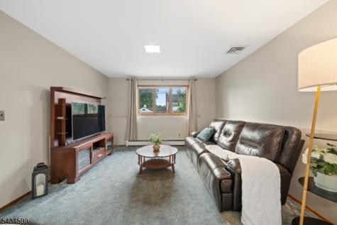191 Pershing Road Clifton NJ 07013