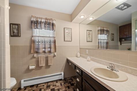 191 Pershing Road Clifton NJ 07013