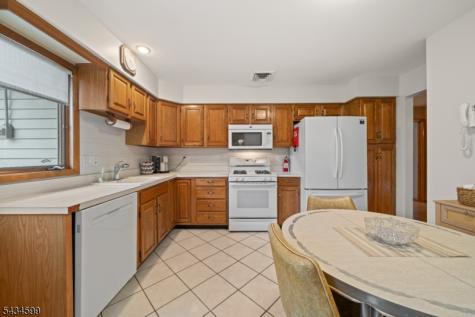 191 Pershing Road Clifton NJ 07013