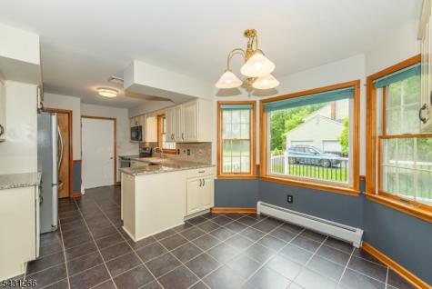 82 Kenvil Avenue Roxbury NJ 07876