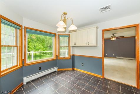 82 Kenvil Avenue Roxbury NJ 07876
