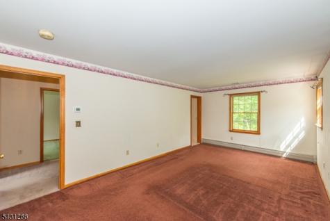 82 Kenvil Avenue Roxbury NJ 07876