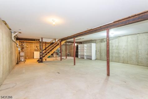 82 Kenvil Avenue Roxbury NJ 07876