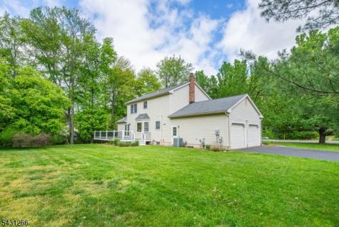 82 Kenvil Avenue Roxbury NJ 07876