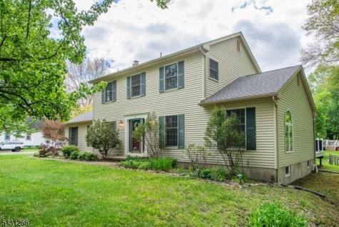 82 Kenvil Avenue Roxbury NJ 07876