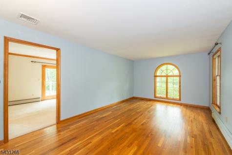 82 Kenvil Avenue Roxbury NJ 07876