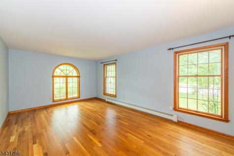 82 Kenvil Avenue Roxbury NJ 07876