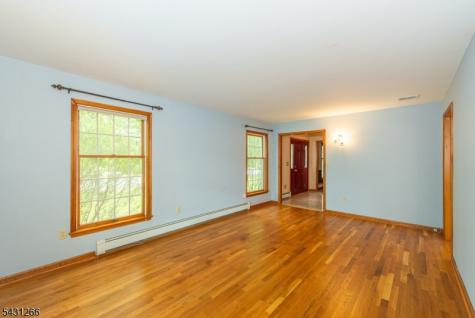 82 Kenvil Avenue Roxbury NJ 07876