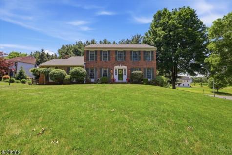 30 Glen Eagles Road Washington NJ 07882