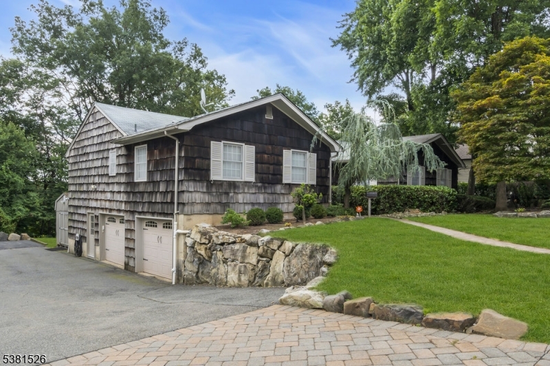 27 Underwood Drive West Orange NJ 07052