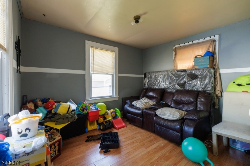 427 Robins Street Roselle NJ 07203