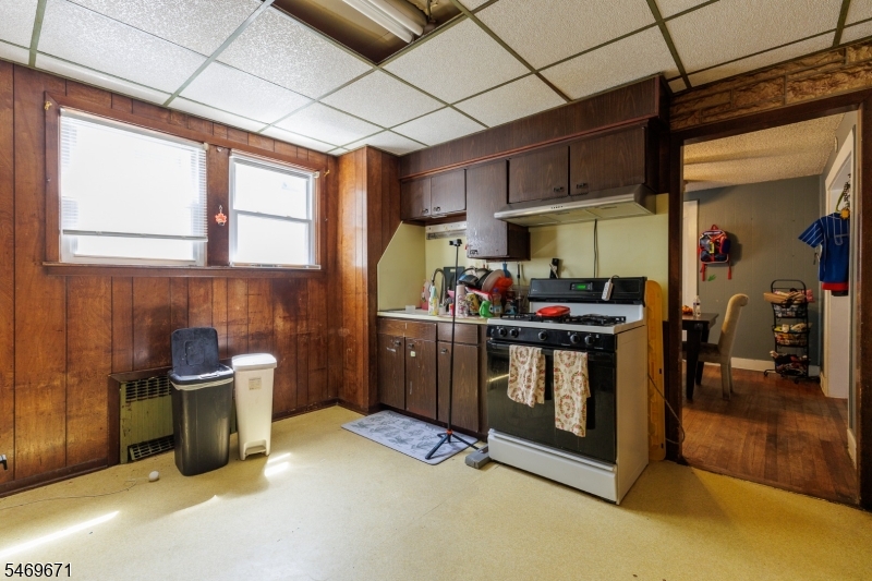 427 Robins Street Roselle NJ 07203