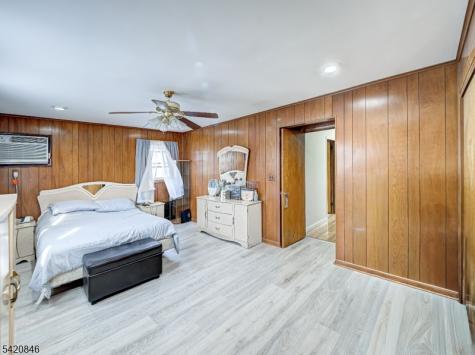 32 Montgomery Street Bloomfield NJ 07003
