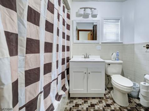 32 Montgomery Street Bloomfield NJ 07003