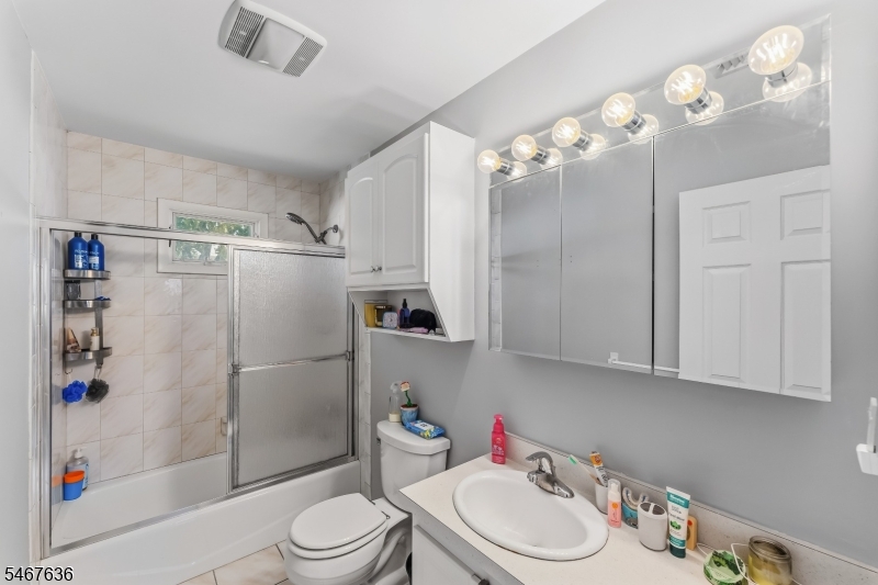 8 N 11th Avenue Manville NJ 08835