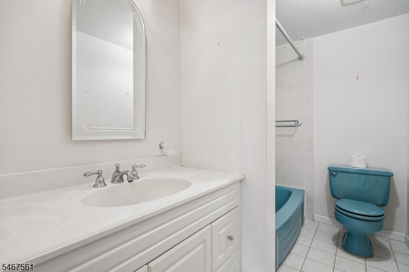 7 Tanglewood Drive Livingston NJ 07039