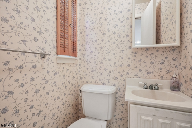 7 Tanglewood Drive Livingston NJ 07039