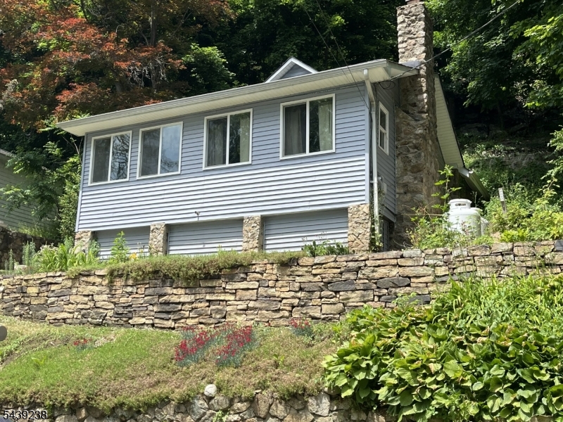 180 Lakeside Drive Liberty NJ 07823