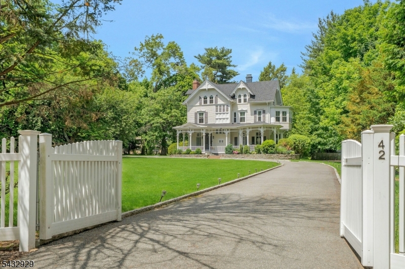 42 Llewellyn Road Montclair NJ 07042