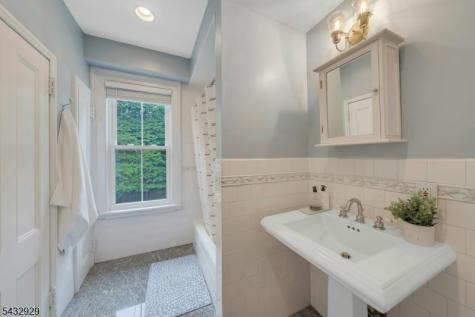 42 Llewellyn Road Montclair NJ 07042