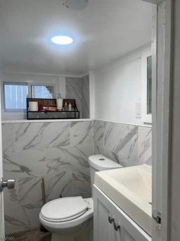 21 Lake Street East Orange NJ 07017