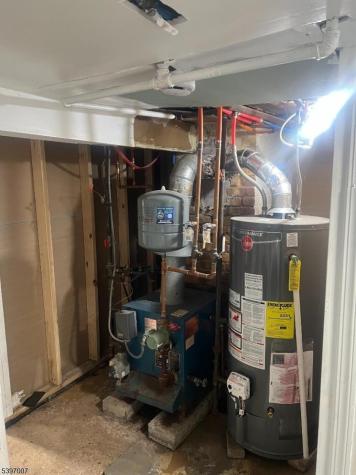 21 Lake Street East Orange NJ 07017