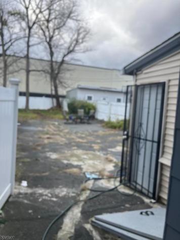 21 Lake Street East Orange NJ 07017