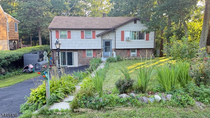 35 Lakeview Road Ringwood NJ 07456