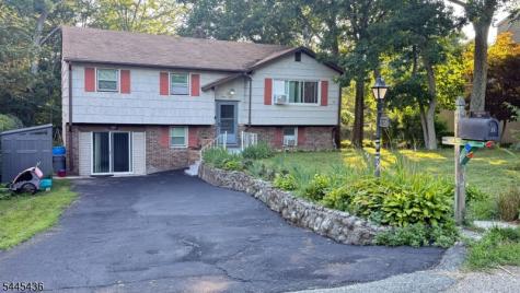 35 Lakeview Road Ringwood NJ 07456