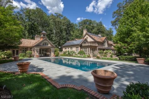 156 Overleigh Road Bernardsville NJ 07924