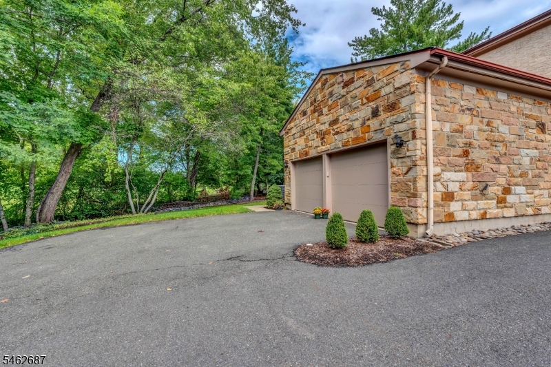 18 Marilyn Court Lawrence NJ 08648
