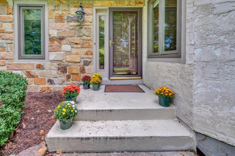 18 Marilyn Court Lawrence NJ 08648