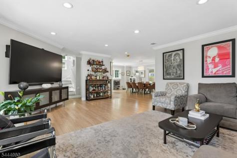 27 Tremont West Orange NJ 07052