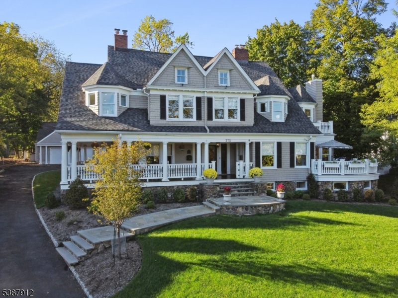 372 Up Mountain Avenue Montclair NJ 07043