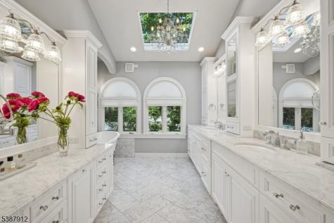 372 Up Mountain Avenue Montclair NJ 07043