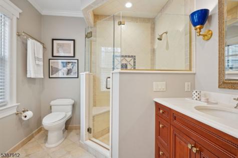 372 Up Mountain Avenue Montclair NJ 07043