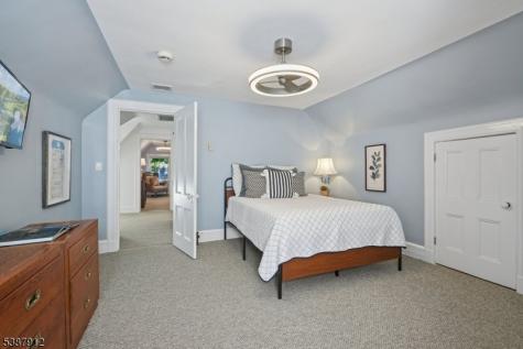 372 Up Mountain Avenue Montclair NJ 07043