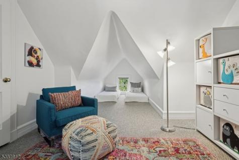 372 Up Mountain Avenue Montclair NJ 07043