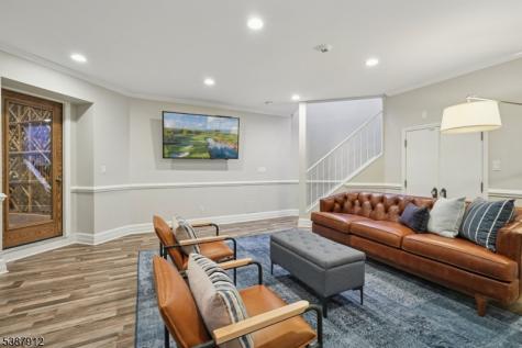 372 Up Mountain Avenue Montclair NJ 07043