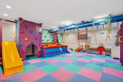 372 Up Mountain Avenue Montclair NJ 07043