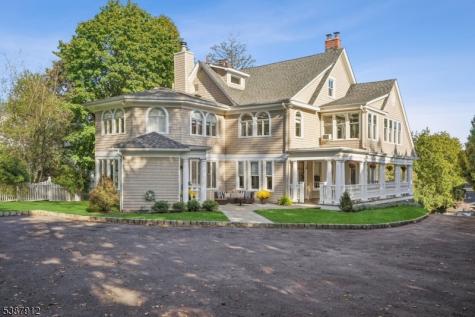 372 Up Mountain Avenue Montclair NJ 07043