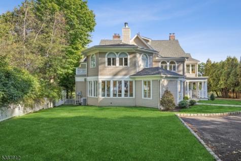 372 Up Mountain Avenue Montclair NJ 07043