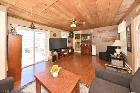 28 Makemoney Avenue Wanaque NJ 07420