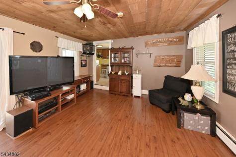 28 Makemoney Avenue Wanaque NJ 07420