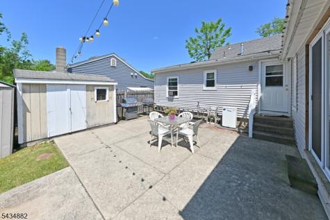 28 Makemoney Avenue Wanaque NJ 07420