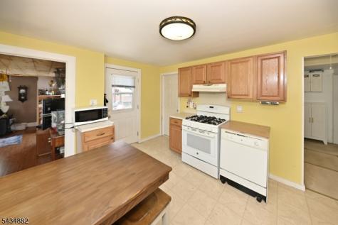 28 Makemoney Avenue Wanaque NJ 07420